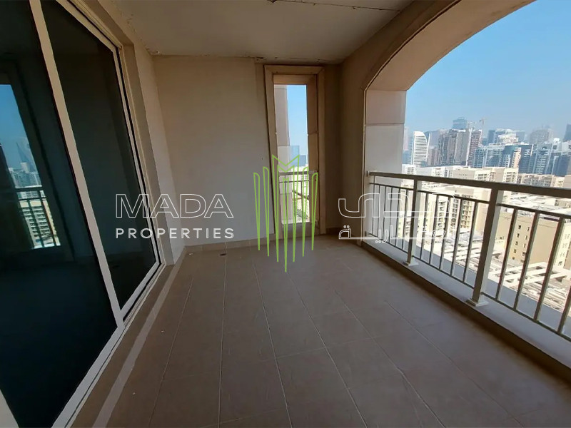 Spacious I Balcony Unit I Chiller free