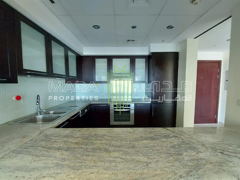 Spacious I Balcony Unit I Chiller free