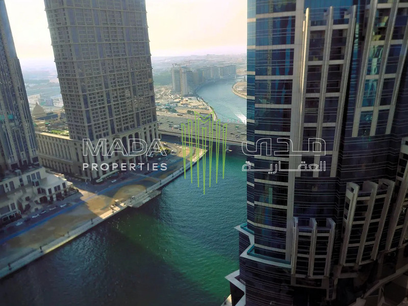 Vacant | High floor | Canal view.