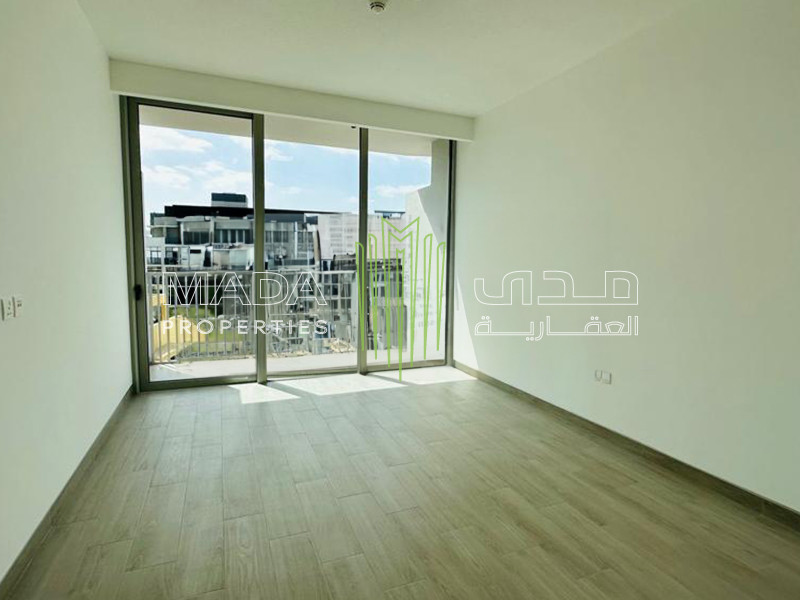 Huge studio I vacant I Immaculate