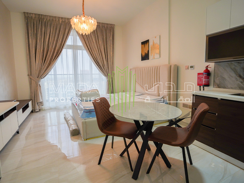 Vacant | Middle Floor | Stunning Views