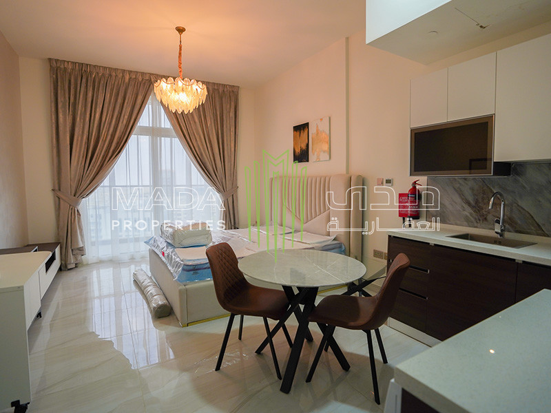 Vacant | Middle Floor | Stunning Views