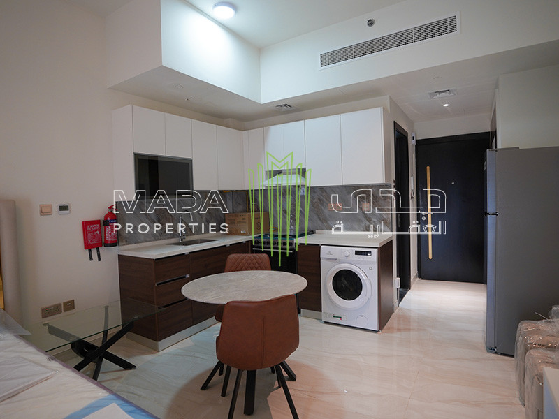 Vacant | Middle Floor | Stunning Views