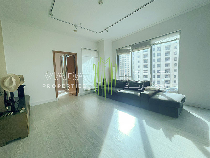 Renovated I Bright I Sea view