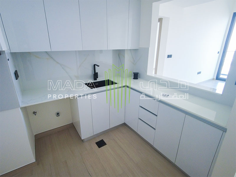 HIGH FLOOR | PRIME LOCATION | READY TO MOVE IN
