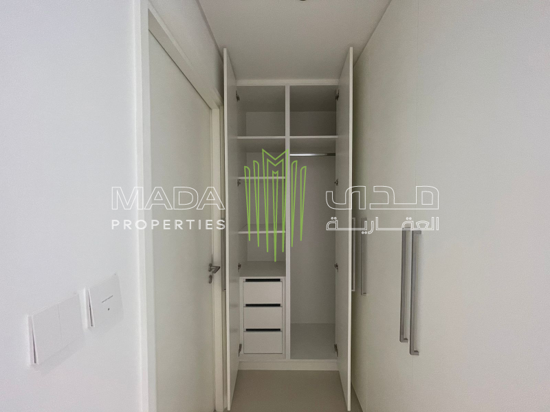 VACANT I SPACIOUS I HIGH FLOOR