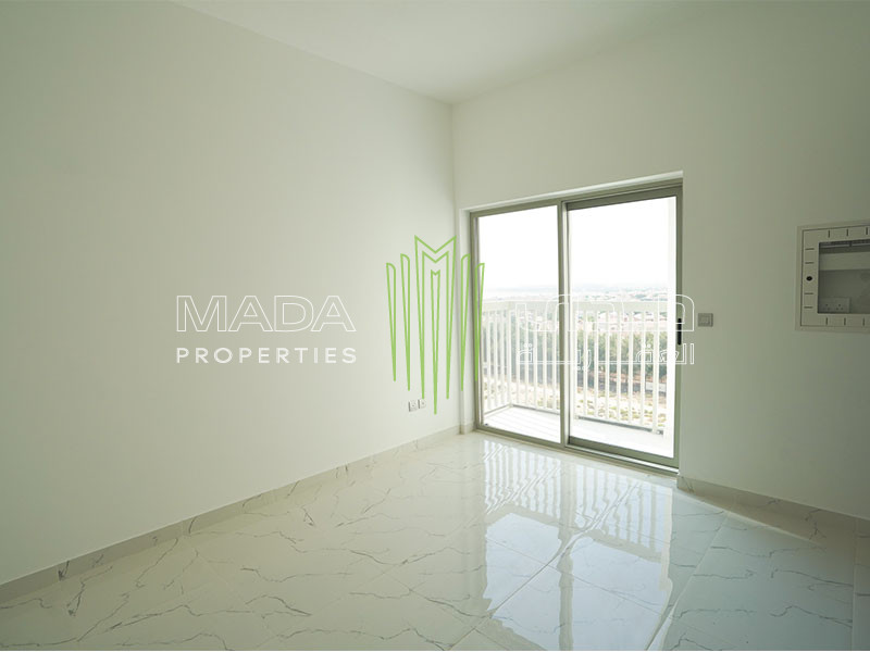 BRAND NEW UNUSED APARTMENT WITH BALCONY