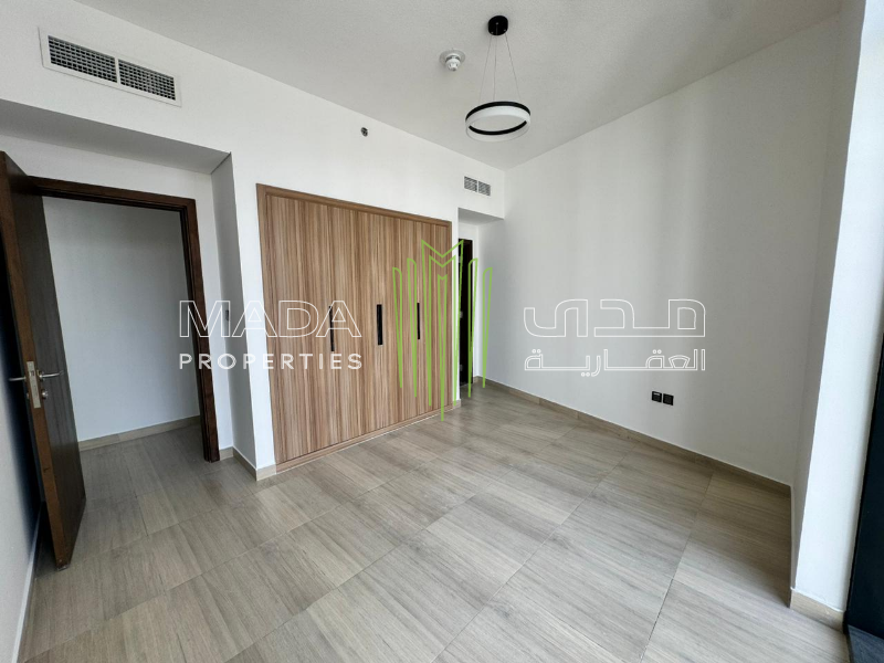 Modern 1BR, Unfurnished I Corner I pool view