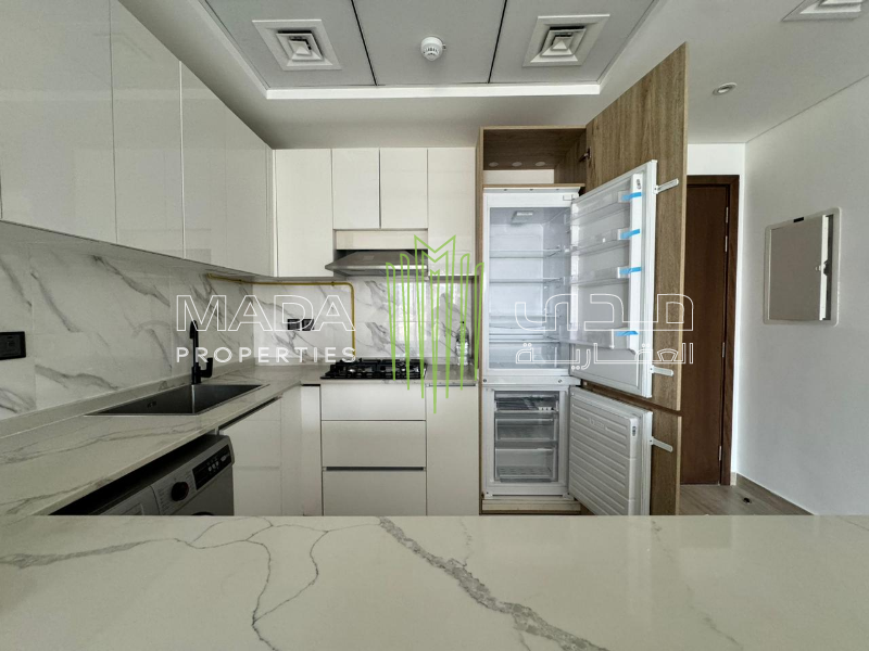 Modern 1BR, Unfurnished I Corner I pool view
