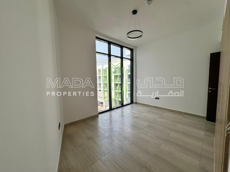 Modern 1BR, Unfurnished I Corner I pool view