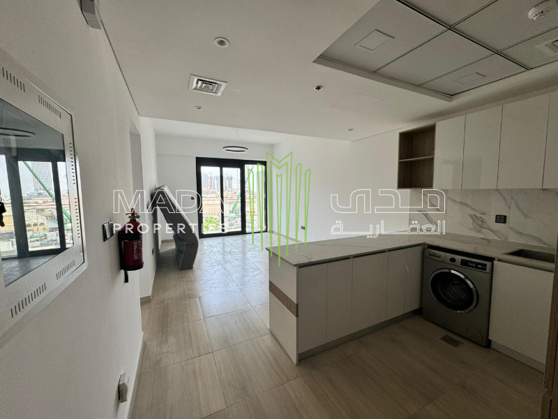 Modern 1BR, Unfurnished I Corner I pool view