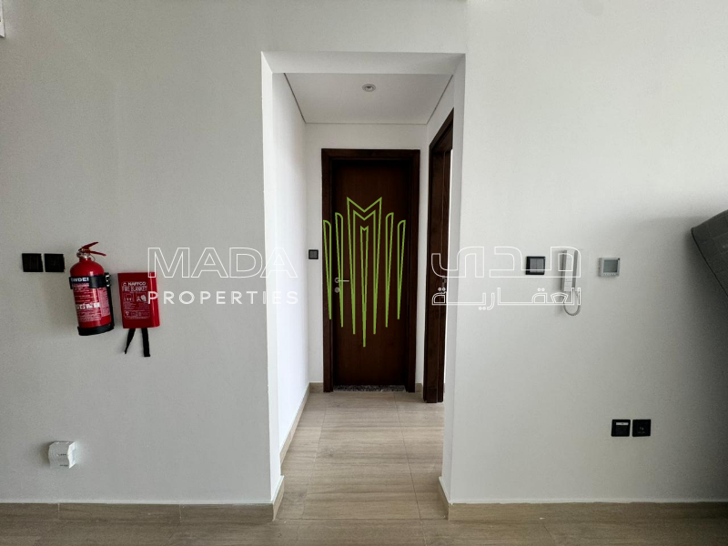 Modern 1BR, Unfurnished I Corner I pool view