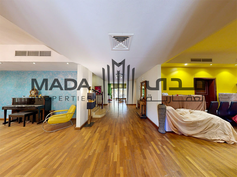 Huge Layout | Vacant | 5 bed +Maid