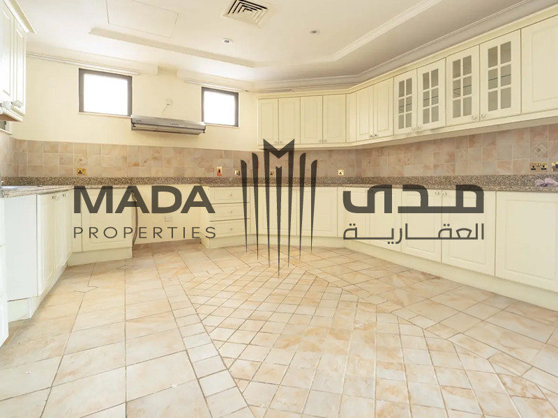 Direct Beach access | Vacant | Private Pool