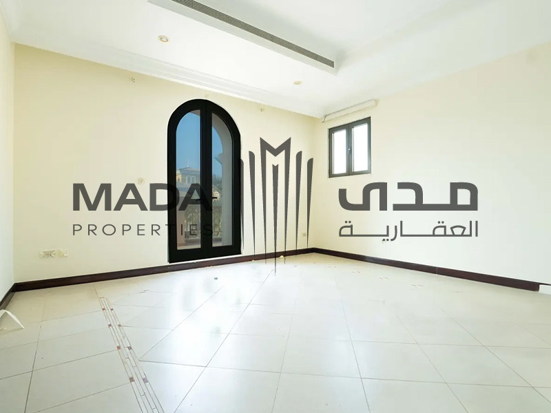 Direct Beach access | Vacant | Private Pool