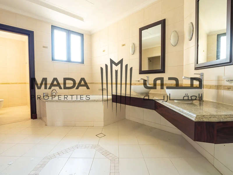 Direct Beach access | Vacant | Private Pool