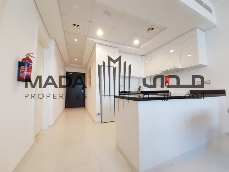 Vacant | High Floor | luxurious Furnishings