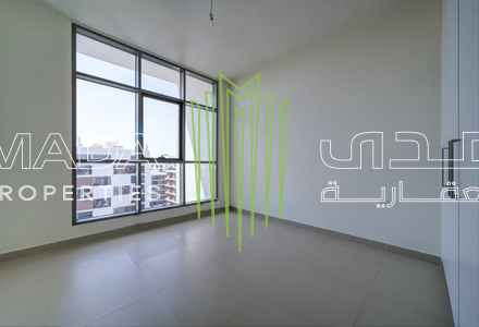 Exquisite | Stunning | Middle Floor