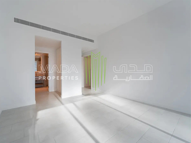 Vacant | Sea View | High floor.