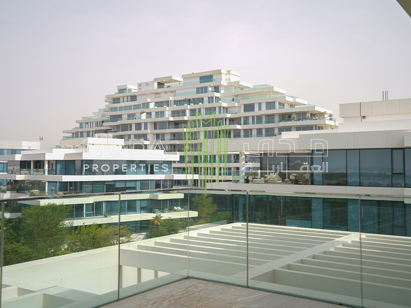 Spacious Layout |  Bright | Luxurious