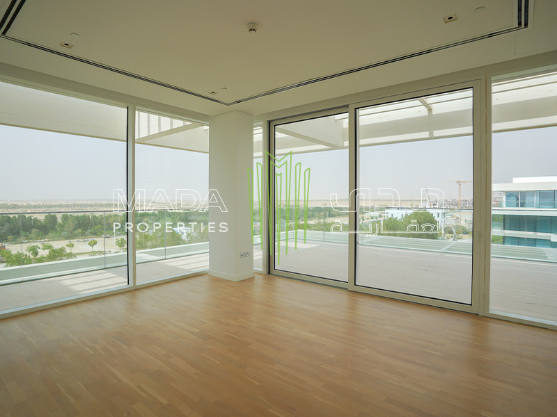 Spacious Layout |  Bright | Luxurious