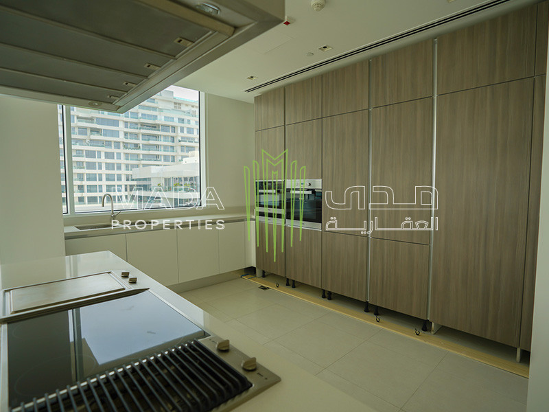Spacious Layout |  Bright | Luxurious